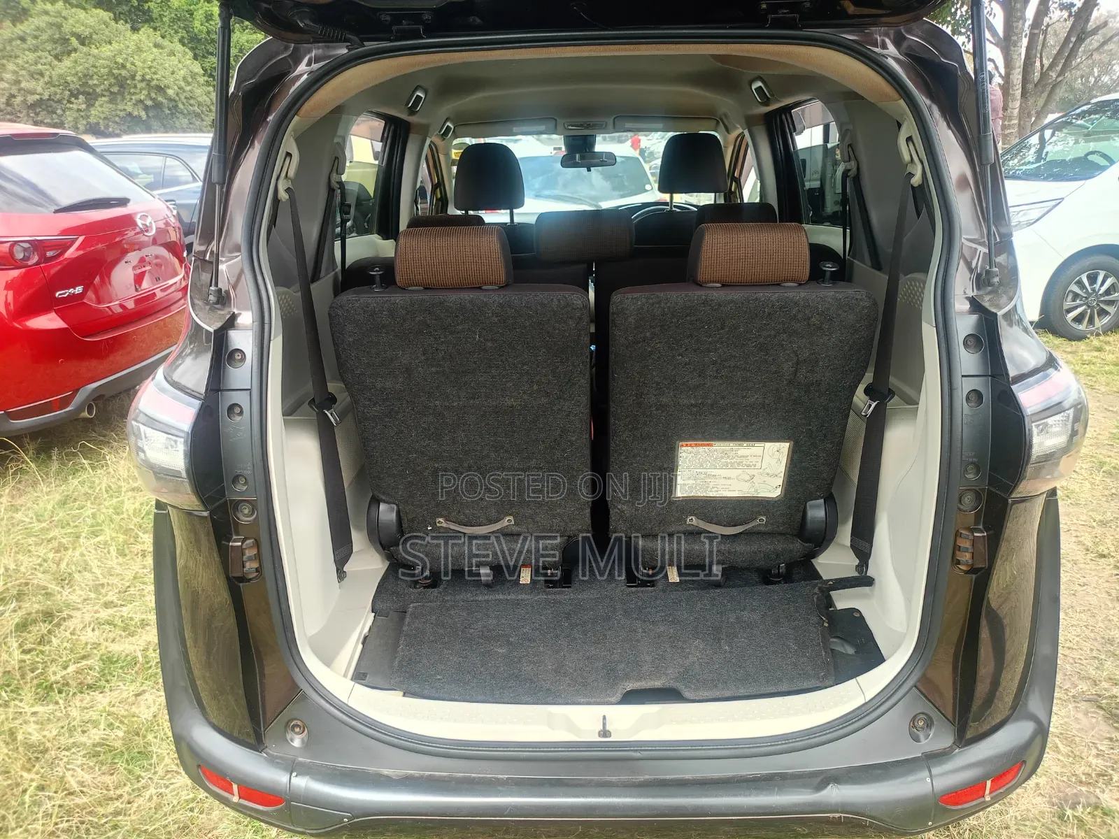 Toyota Sienta 2016 Brown