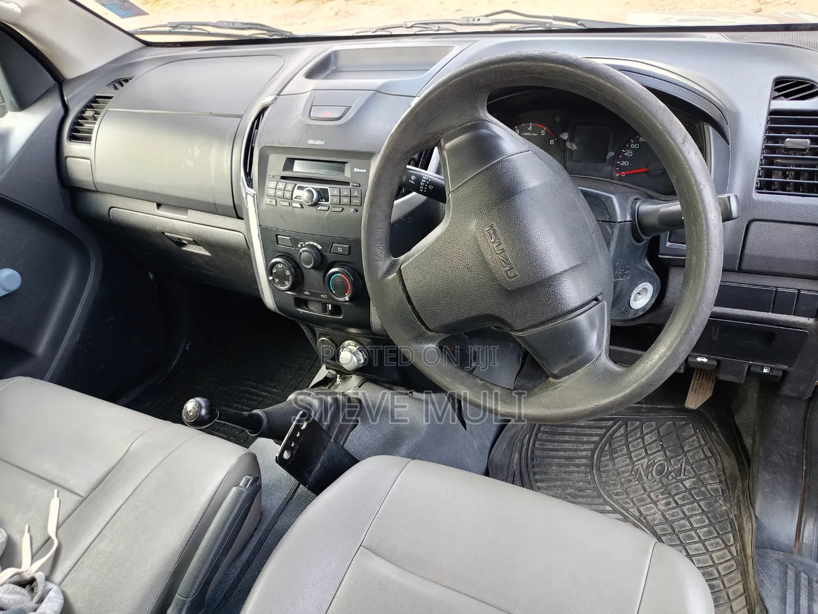 Isuzu D-MAX 2017 Gray