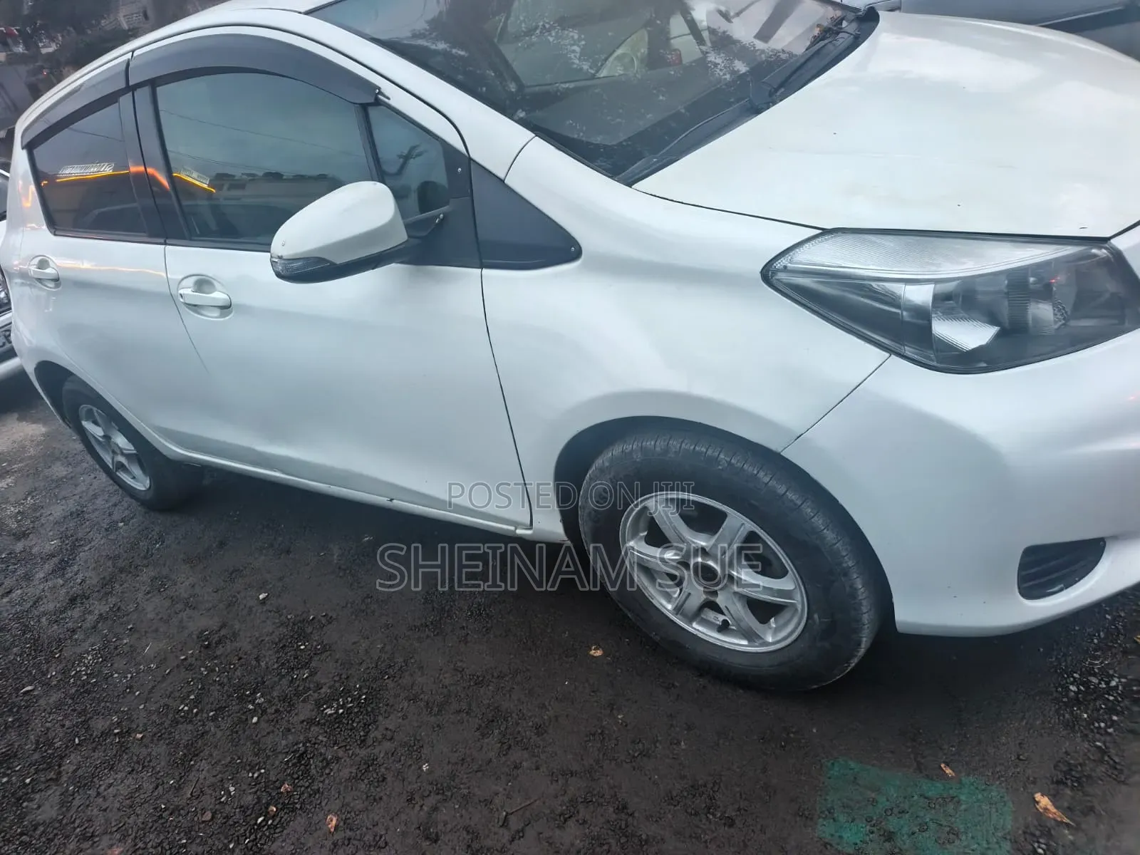 Toyota Vitz 2013 White