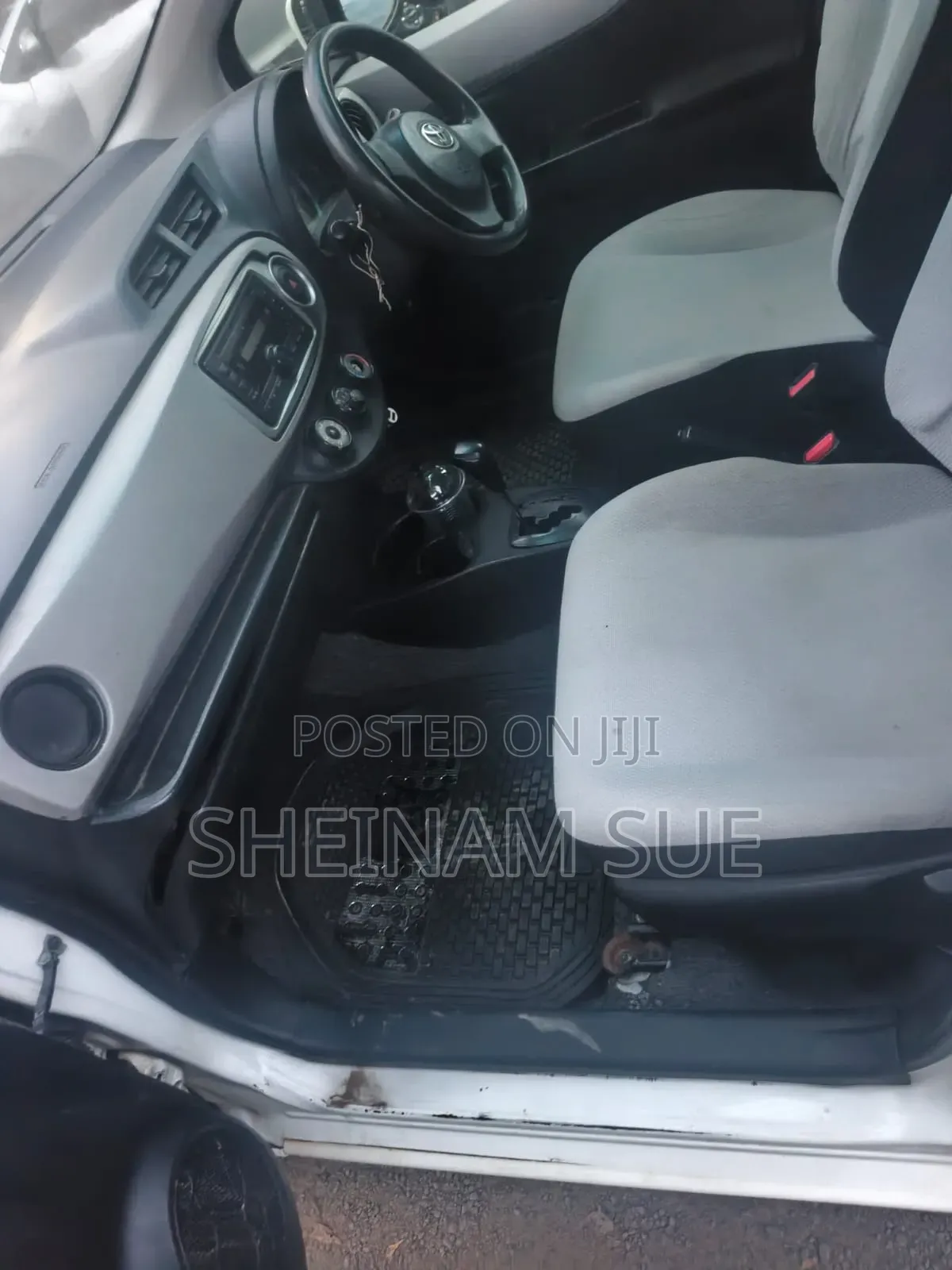 Toyota Vitz 2013 White