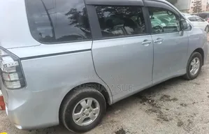 Toyota Voxy 2012 Silver