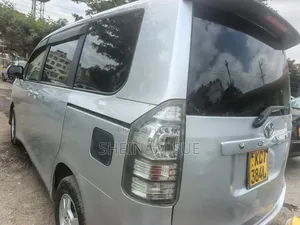 Toyota Voxy 2012 Silver