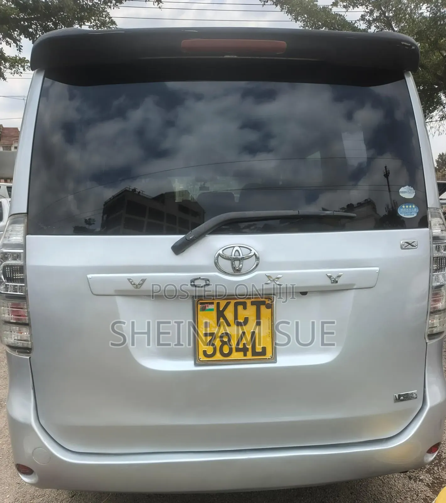 Toyota Voxy 2012 Silver