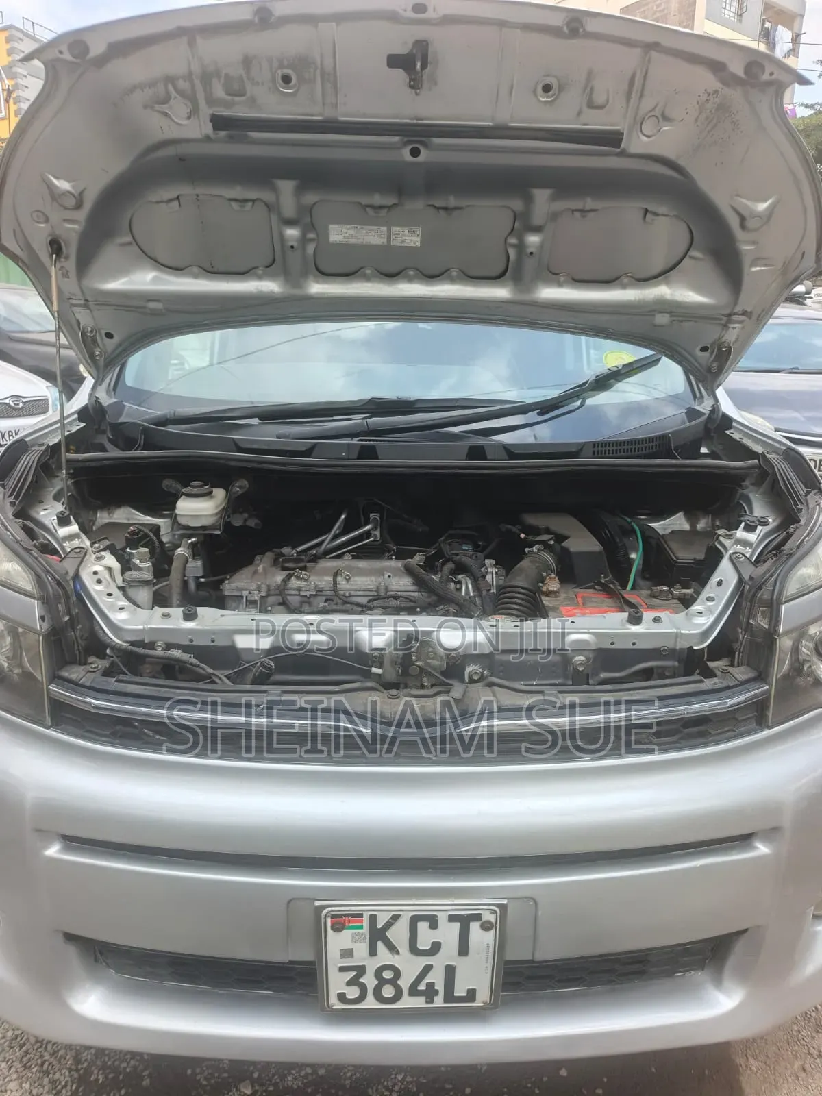 Toyota Voxy 2012 Silver