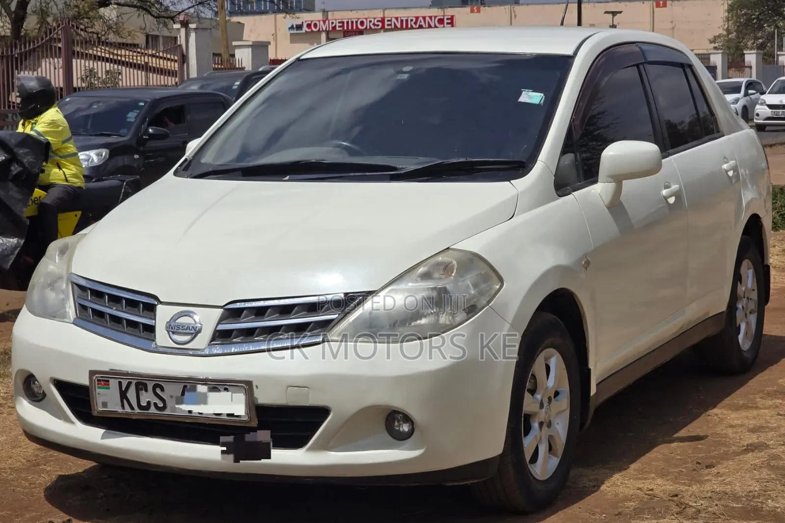 Nissan Tiida 2011 White