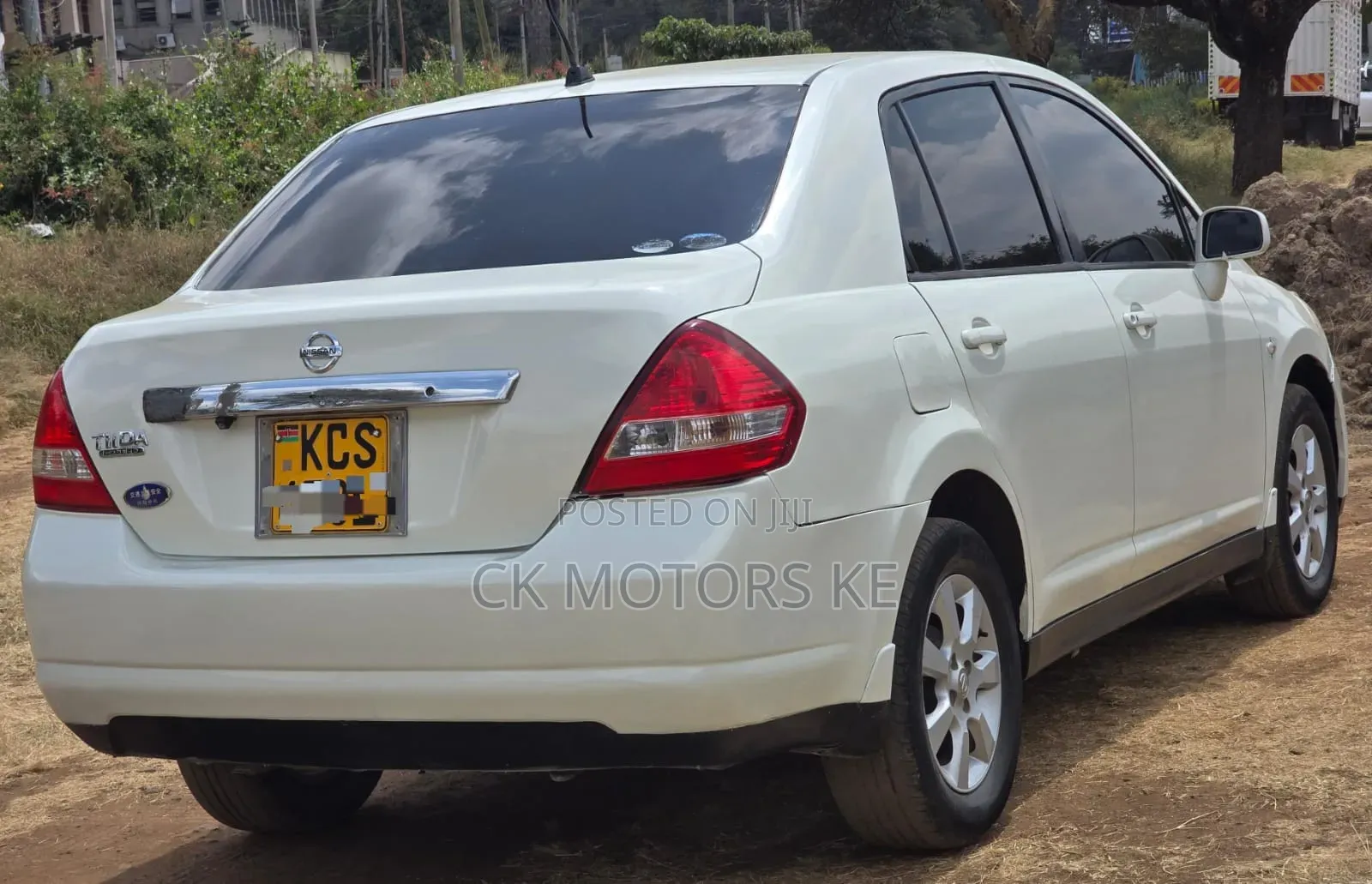 Nissan Tiida 2011 White