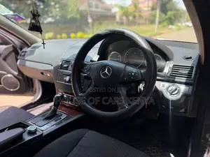 Mercedes-Benz C200 2009 Black