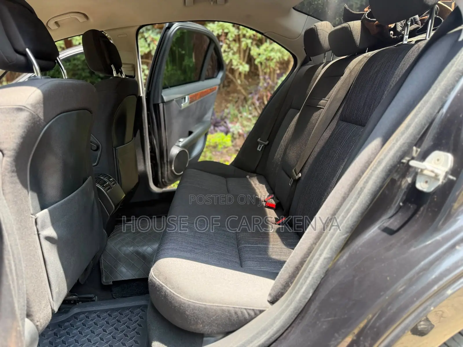 Mercedes-Benz C200 2009 Black