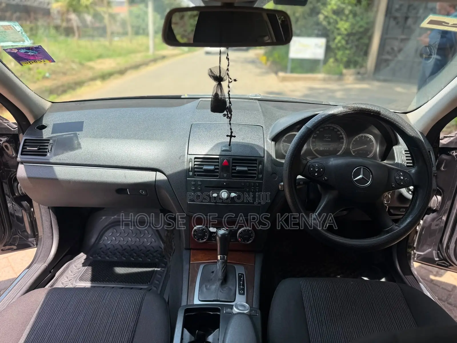 Mercedes-Benz C200 2009 Black
