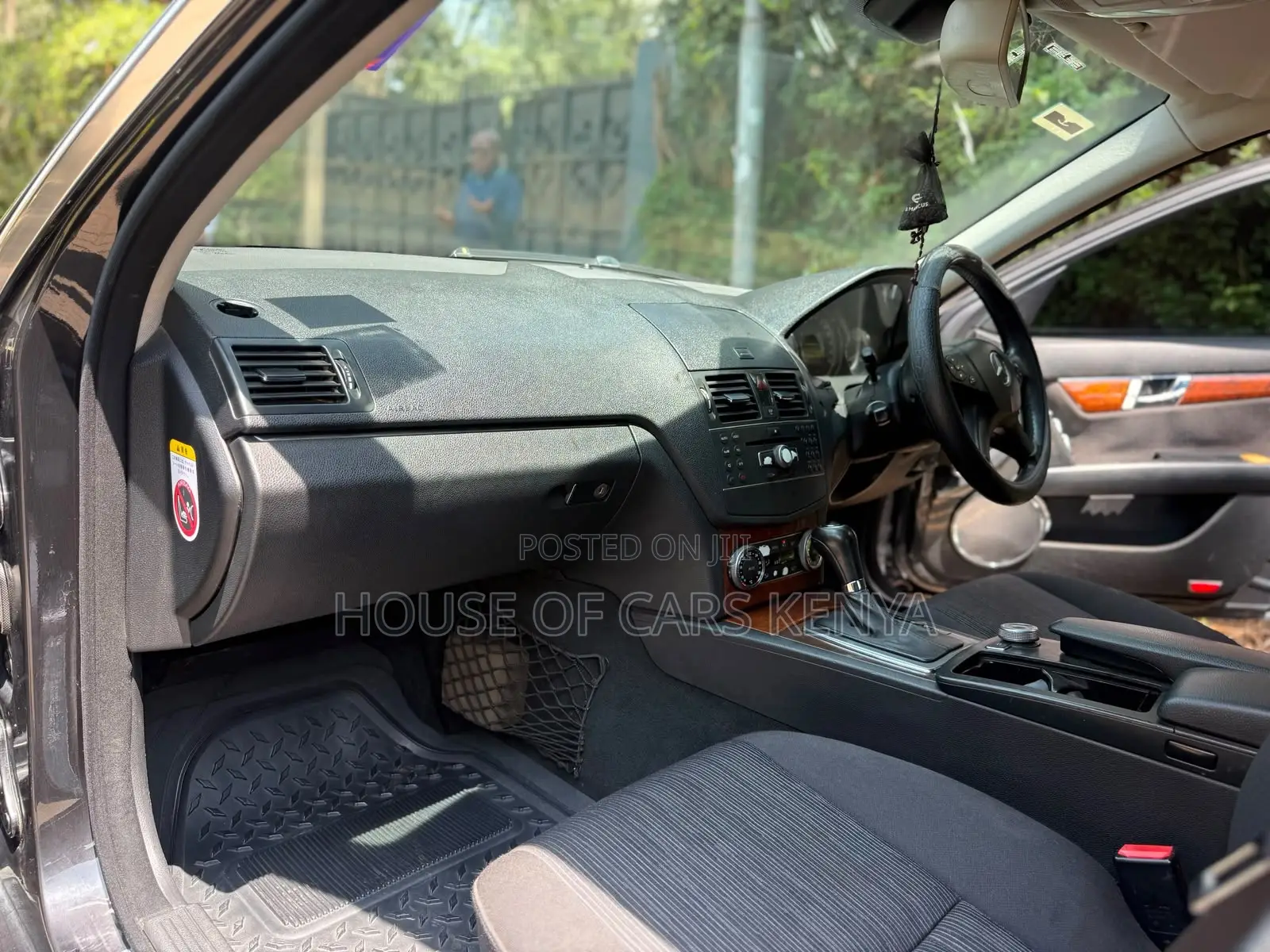 Mercedes-Benz C200 2009 Black