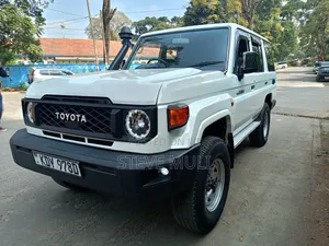 Toyota Land Cruiser 2008 White