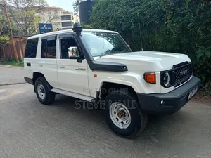 Toyota Land Cruiser 2008 White