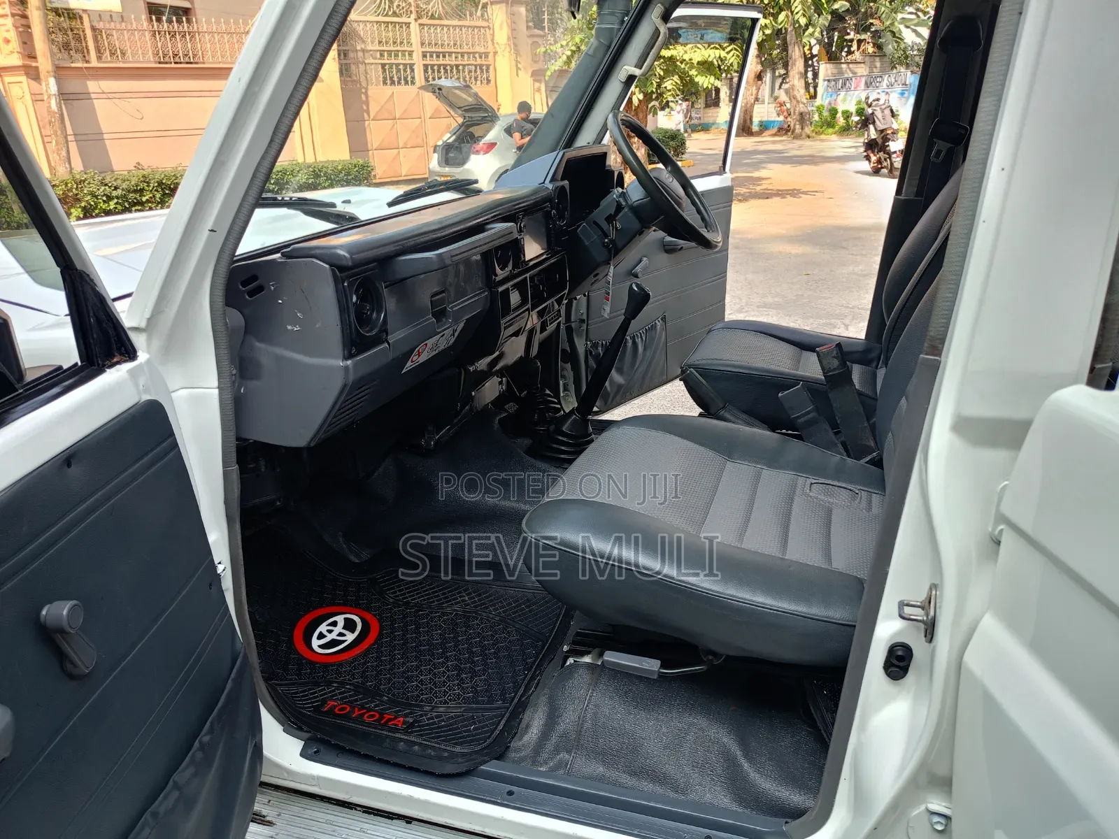 Toyota Land Cruiser 2008 White