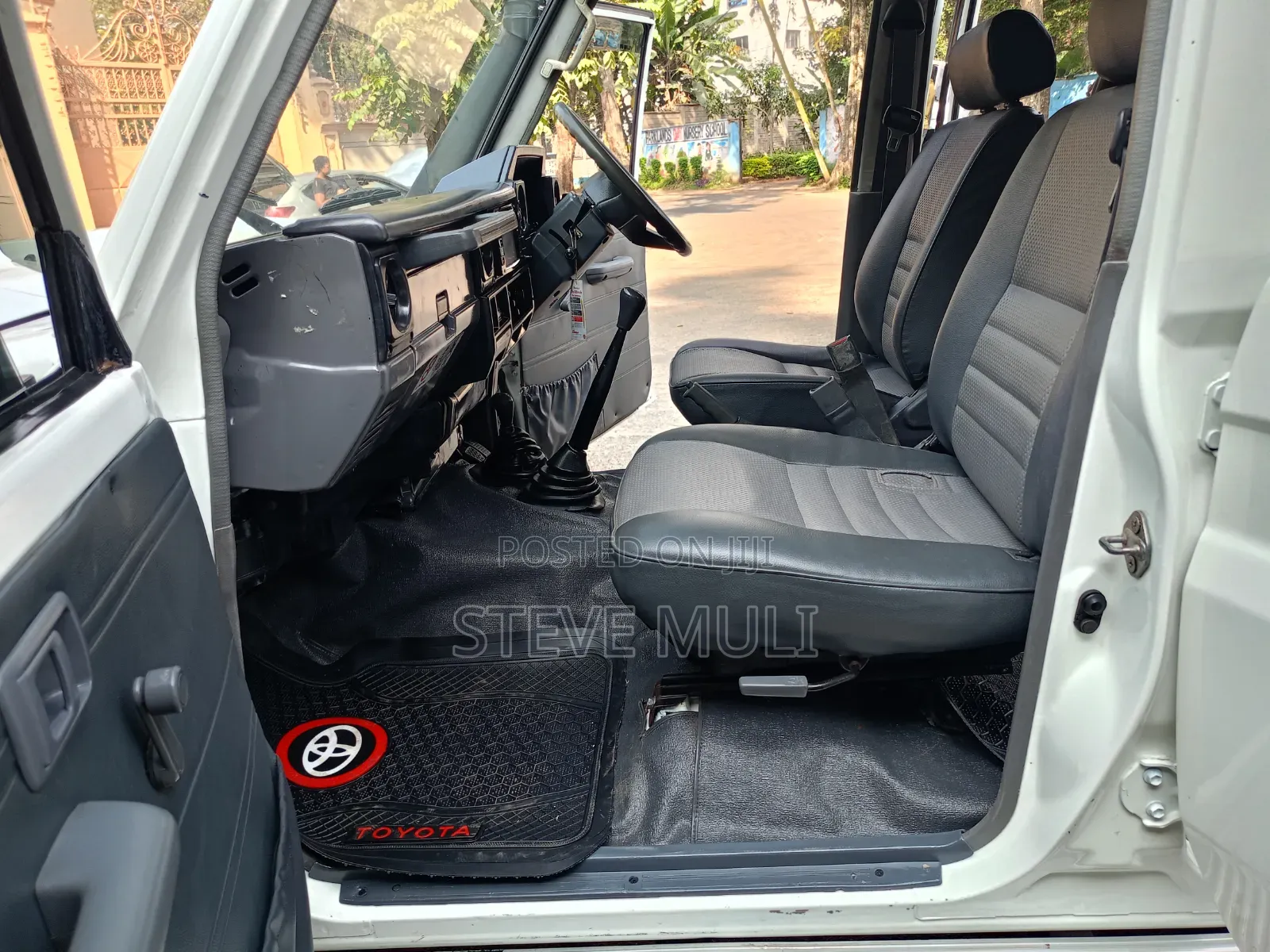 Toyota Land Cruiser 2008 White