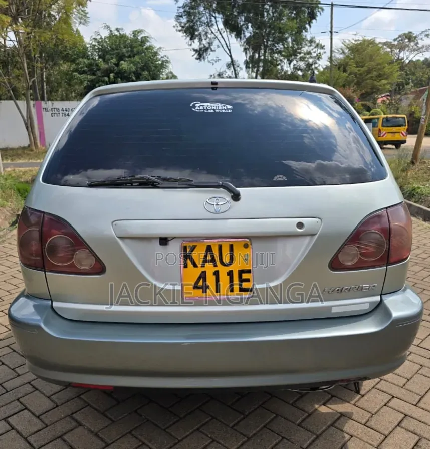 Toyota Harrier 2003 Silver