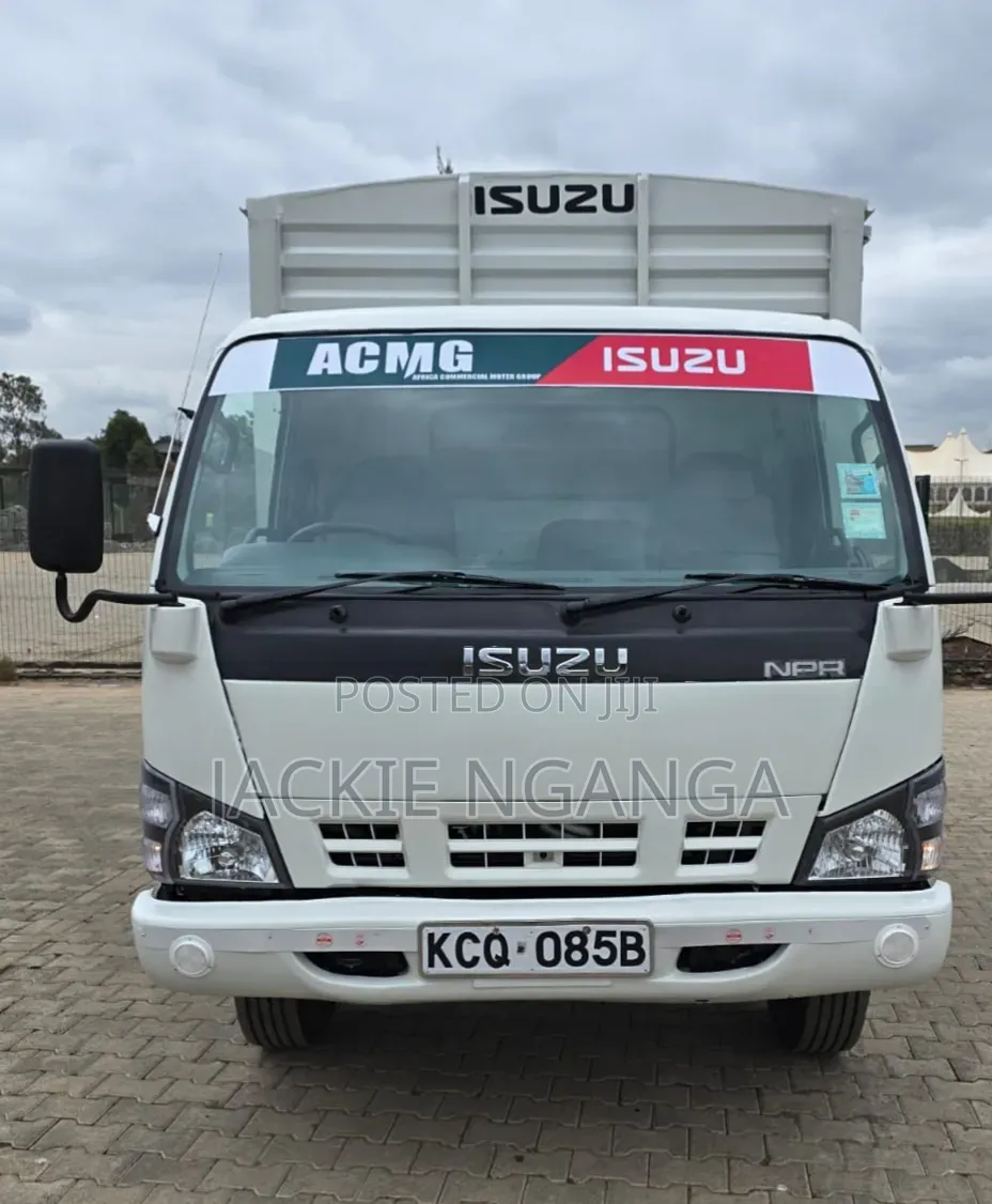 Isuzu NPR Local 2018 White