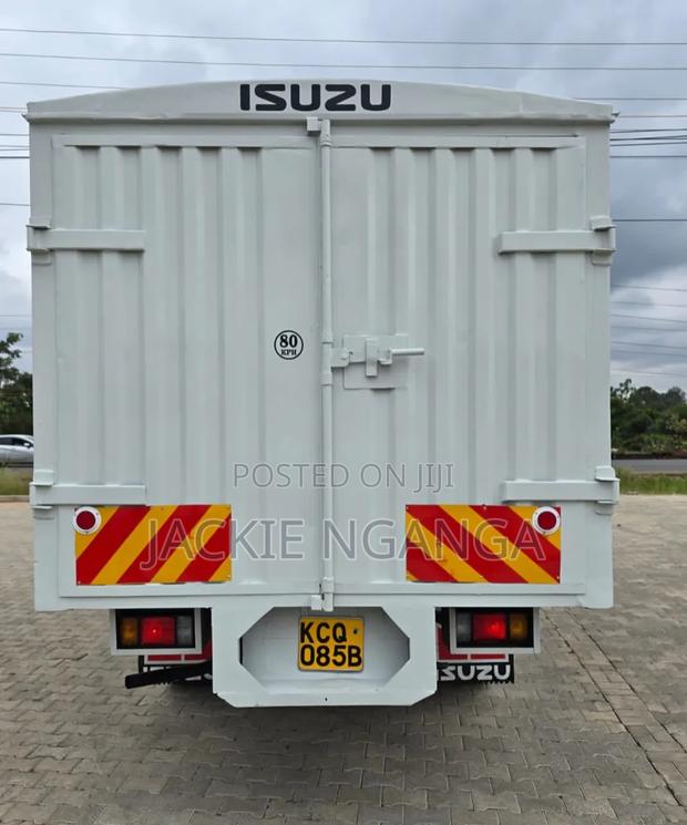 Isuzu NPR Local 2018 White - thumbnail 4