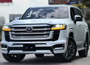 Toyota Land Cruiser LC300 2023