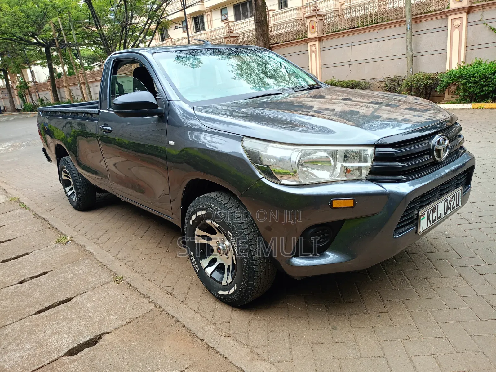Toyota Hilux 2016 Gray