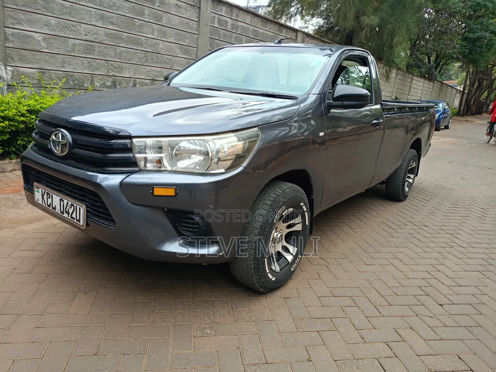 Toyota Hilux 2016 Gray
