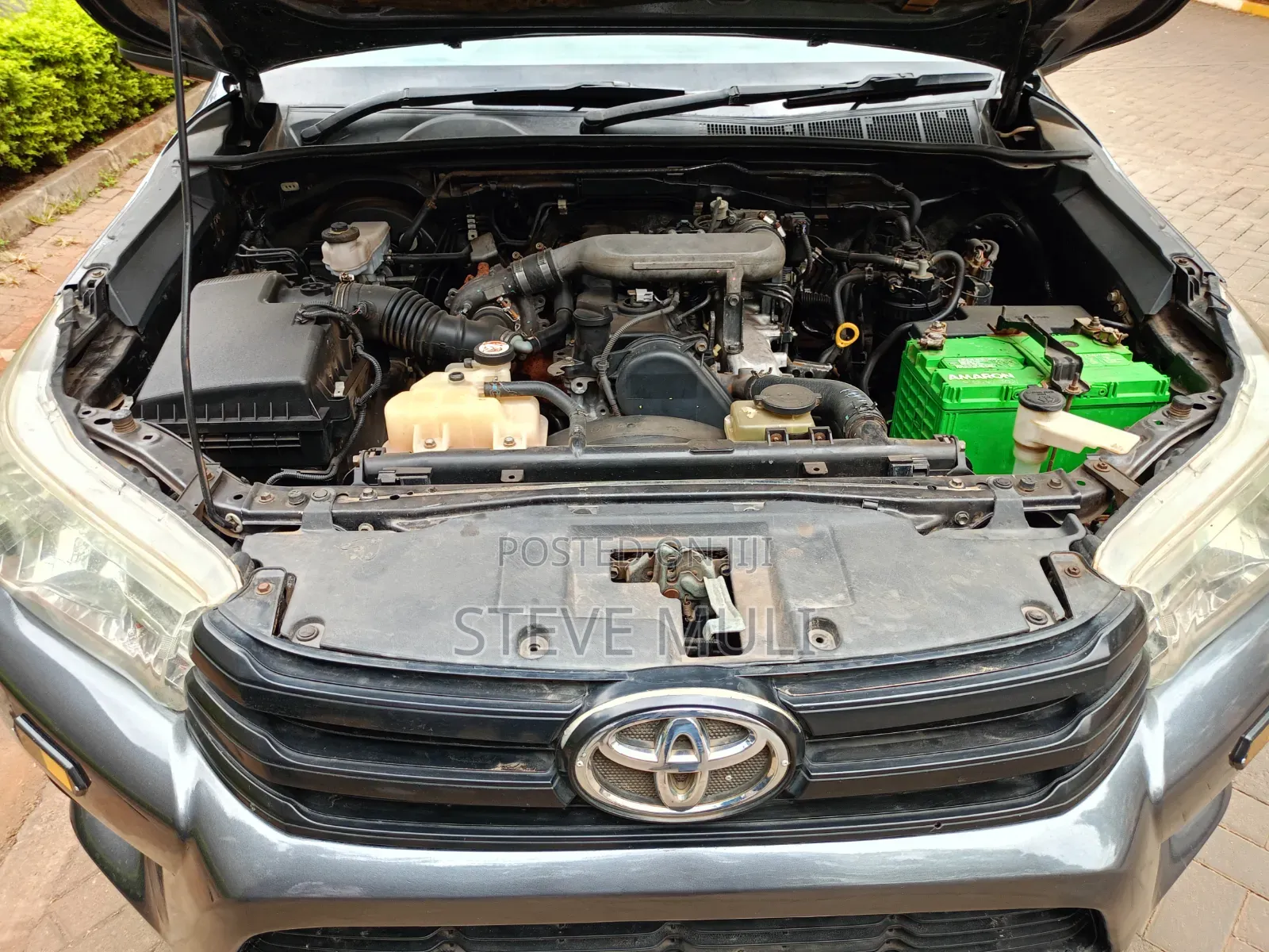 Toyota Hilux 2016 Gray