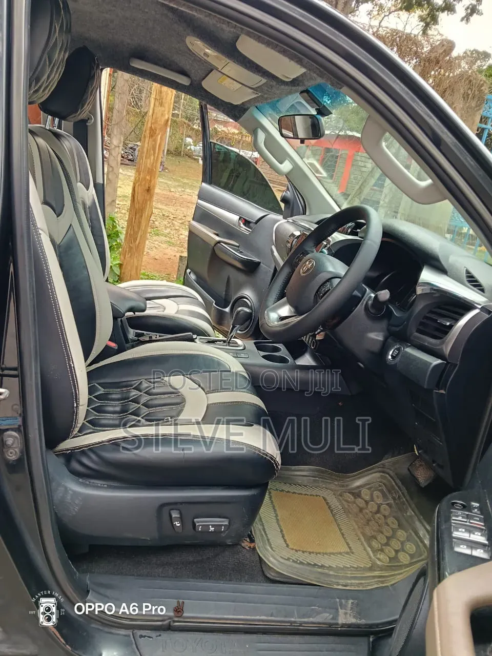 Toyota Hilux 2016 Black