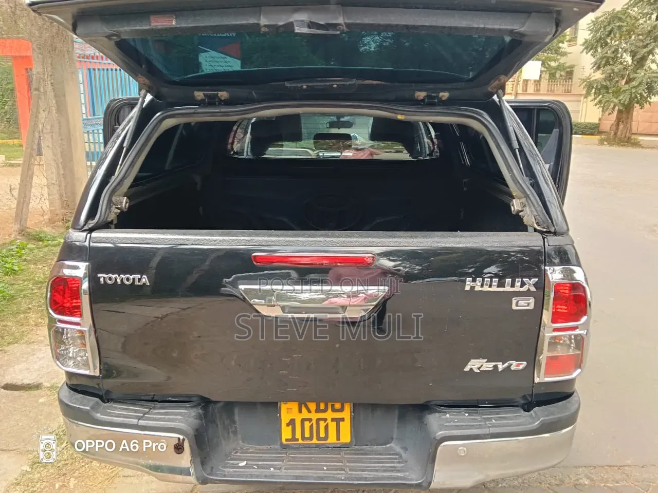 Toyota Hilux 2016 Black