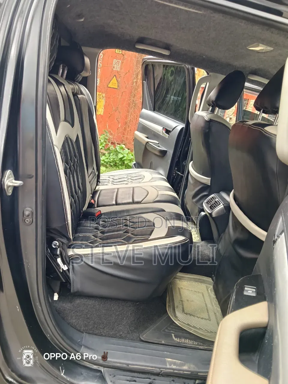 Toyota Hilux 2016 Black