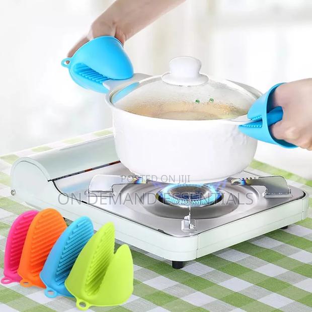 2Pc Kitchen Silicone Heat Resistant Gloves - thumbnail 2