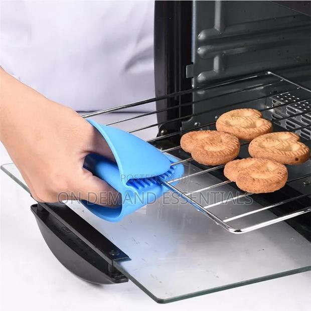 2Pc Kitchen Silicone Heat Resistant Gloves - thumbnail 3