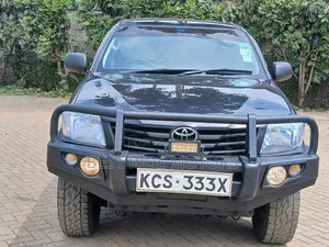 Toyota Hilux 2013 Gray
