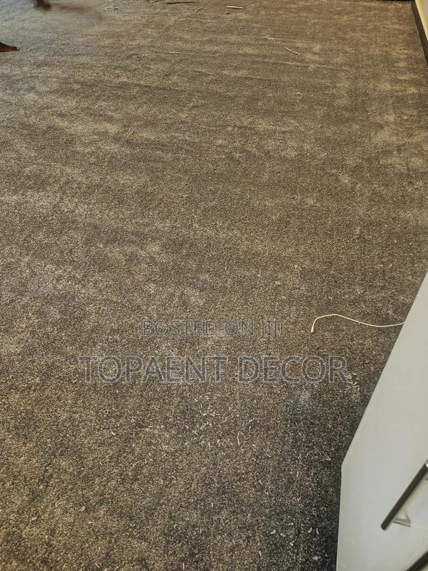 Gray Warm Sitting Room Floor Wall to Wall Carpet - thumbnail 2