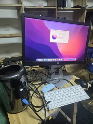 Desktop Computer Apple Mac Pro 32GB Intel Xeon SSD 500GB