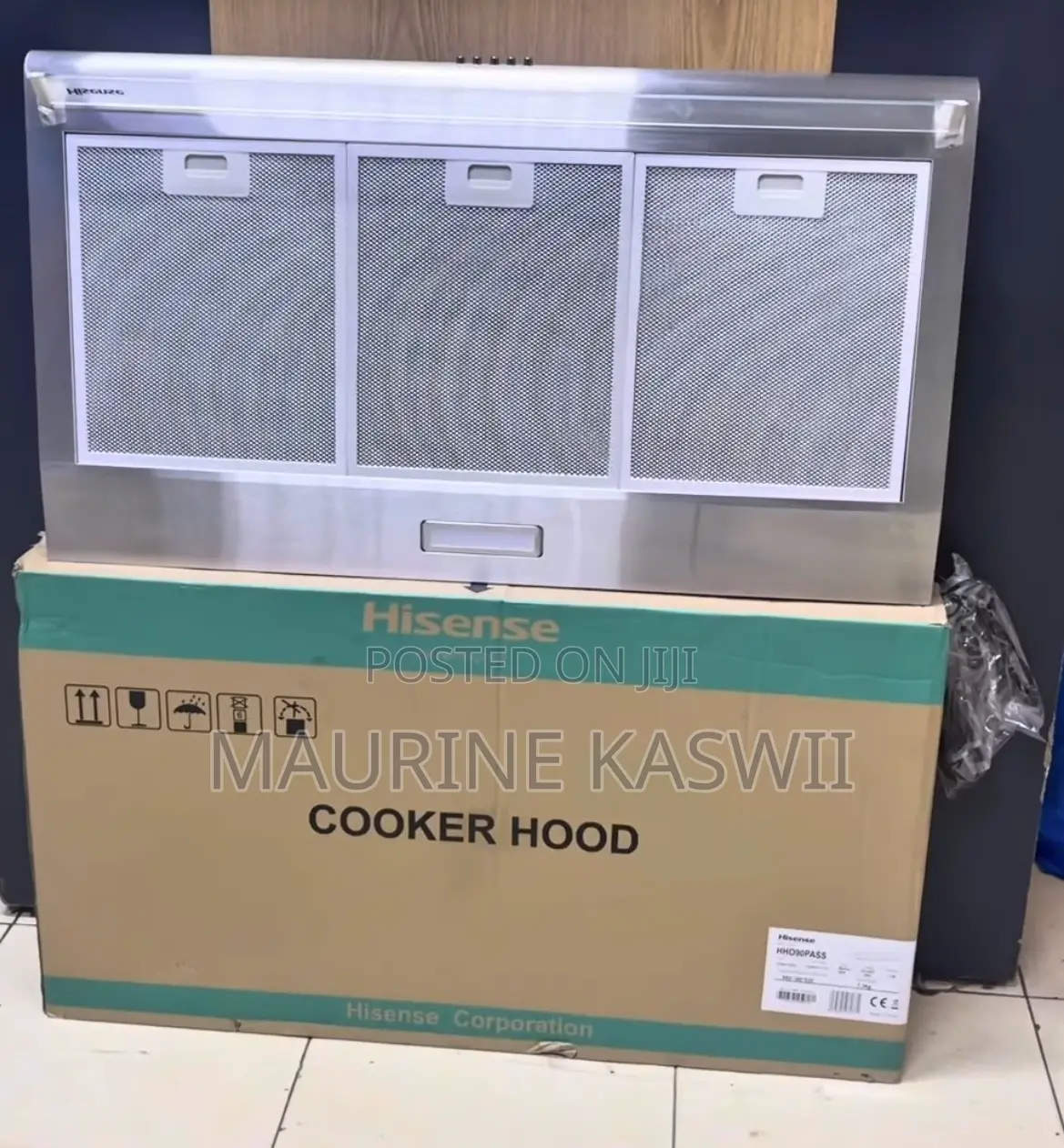 Hisense 90cm With Inbuilt Hood