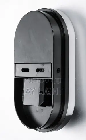Modern Outdoor Waterproof Bathroom Bulkheads Light With Sensor