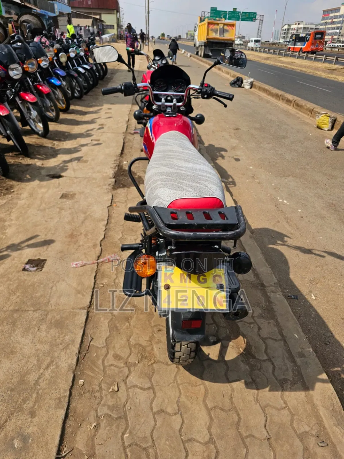 Bajaj Boxer 125 2026 Red