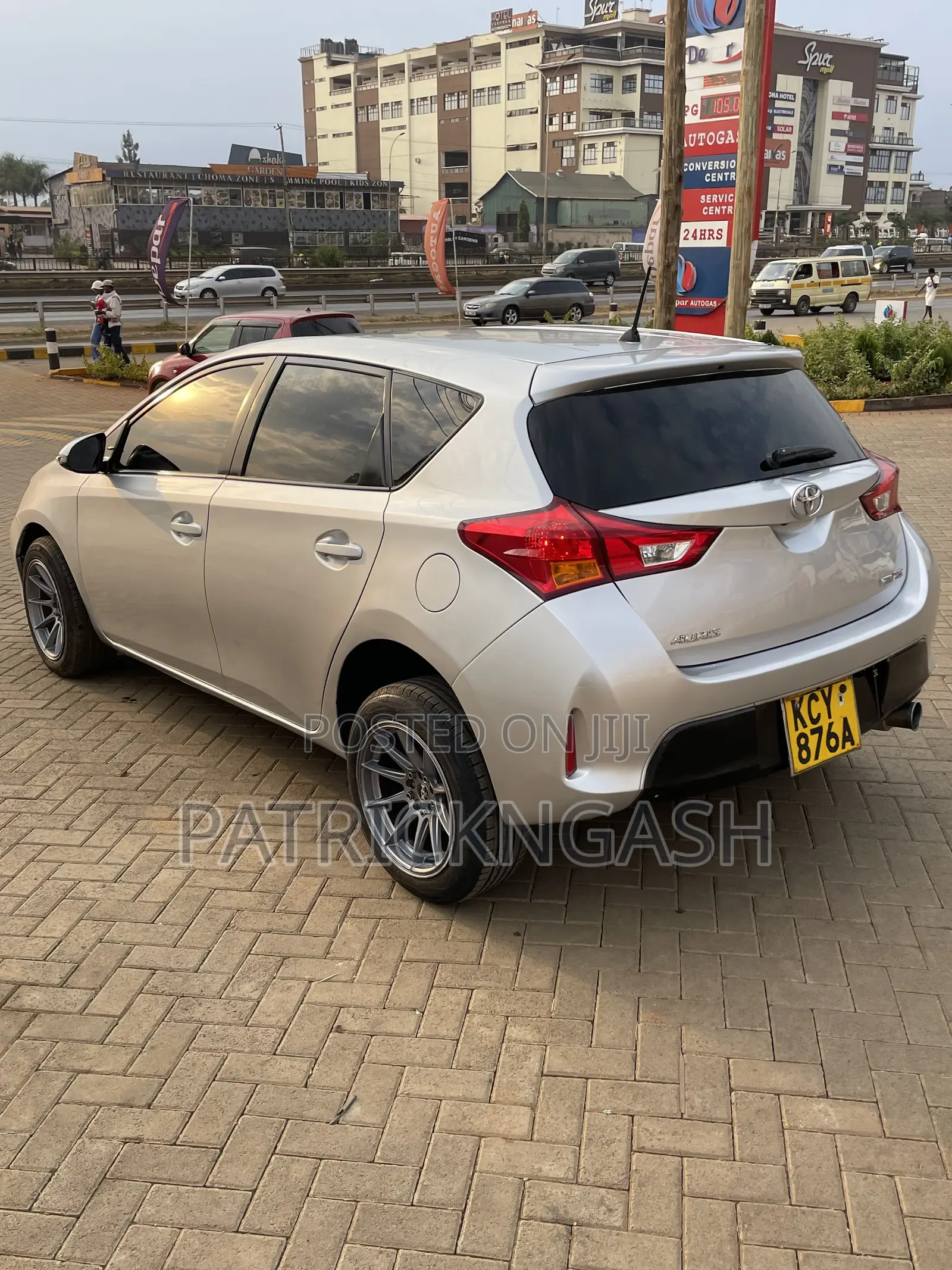 Toyota Auris 2012 Silver