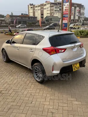 Toyota Auris 2012 Silver