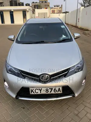 Toyota Auris 2012 Silver