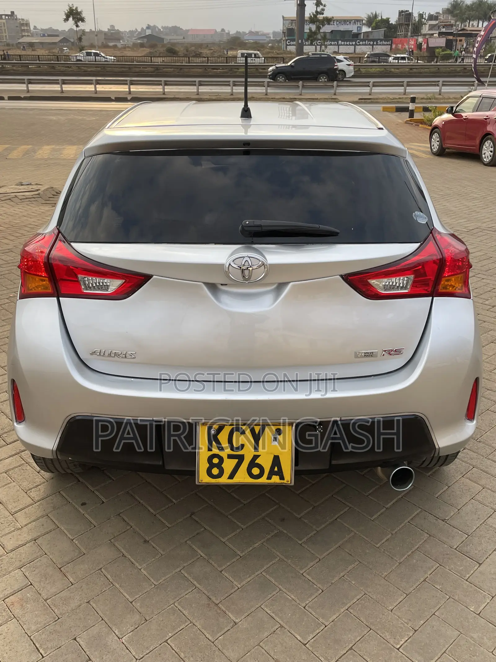 Toyota Auris 2012 Silver