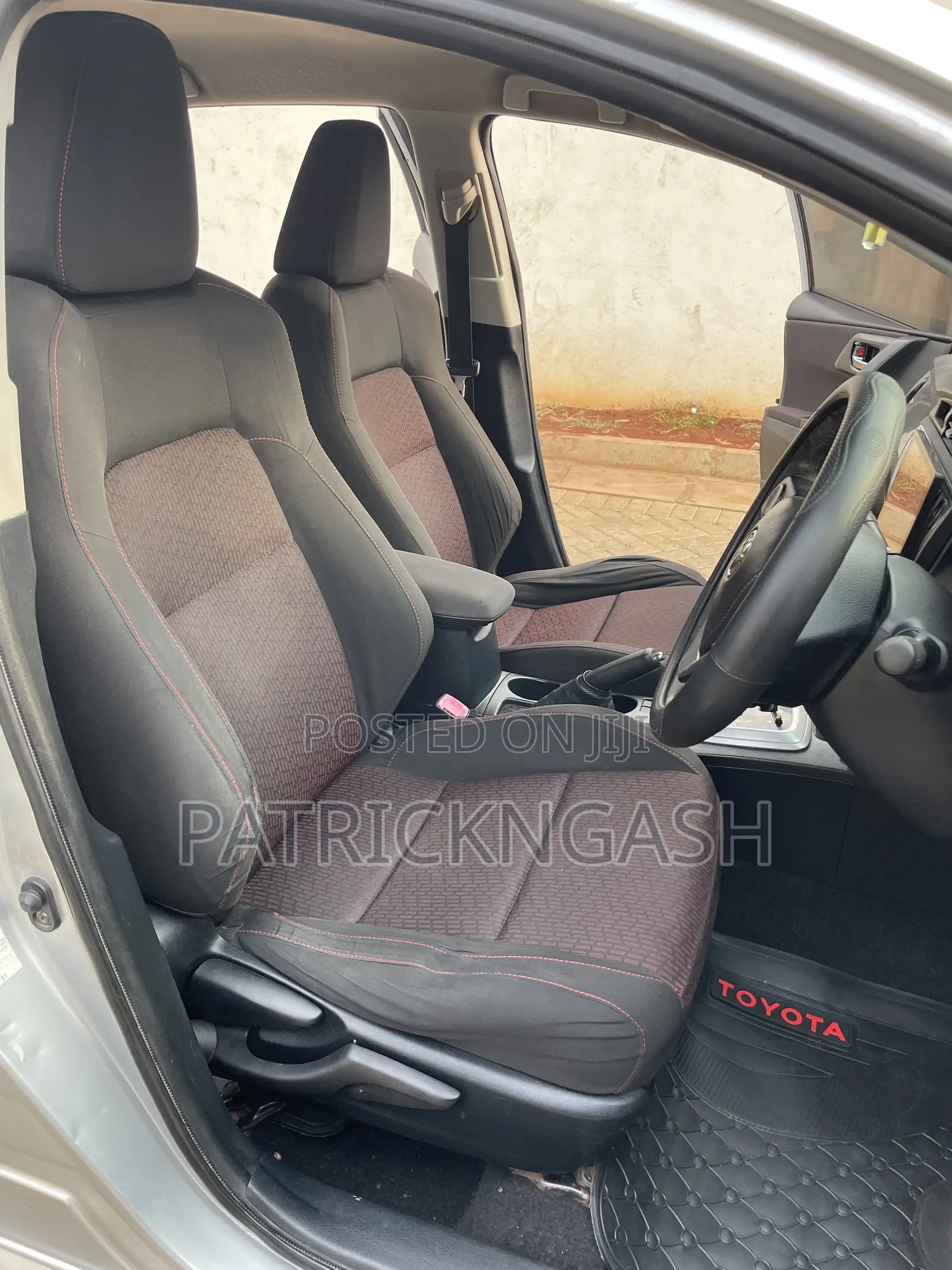 Toyota Auris 2012 Silver