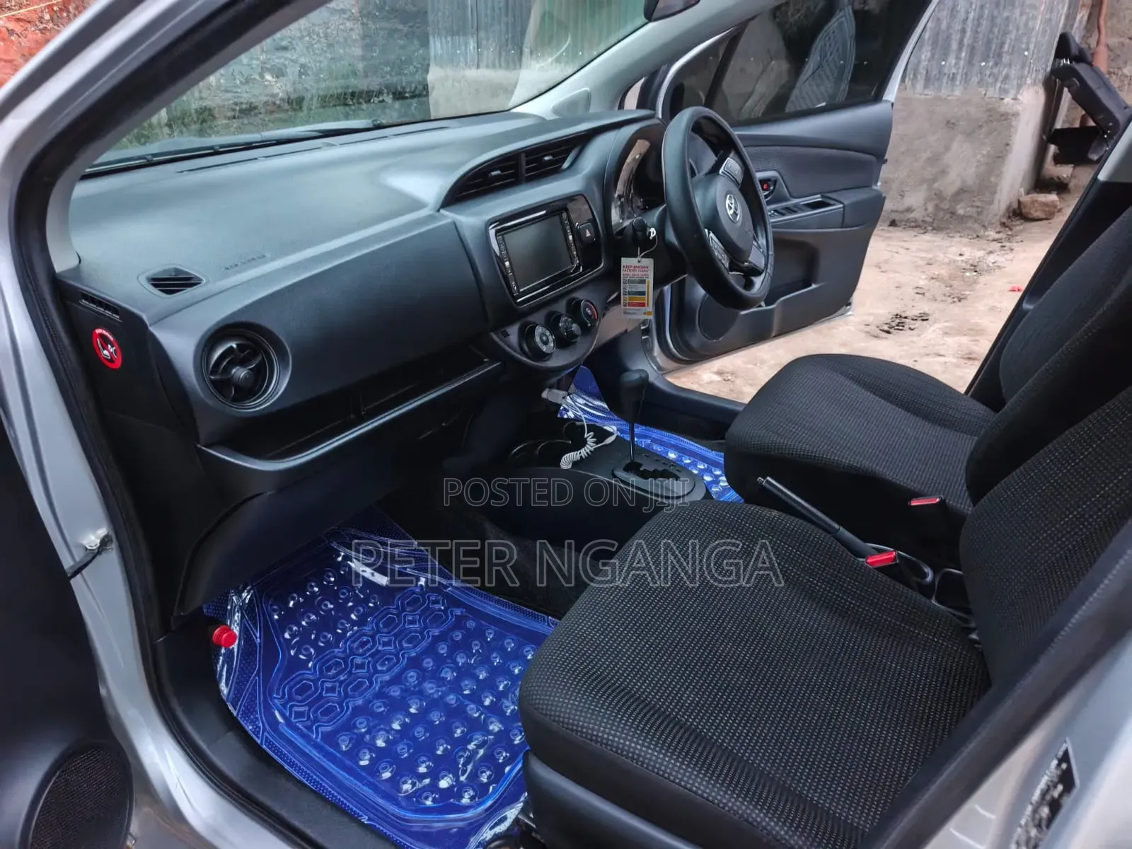 Toyota Vitz 2018 Silver