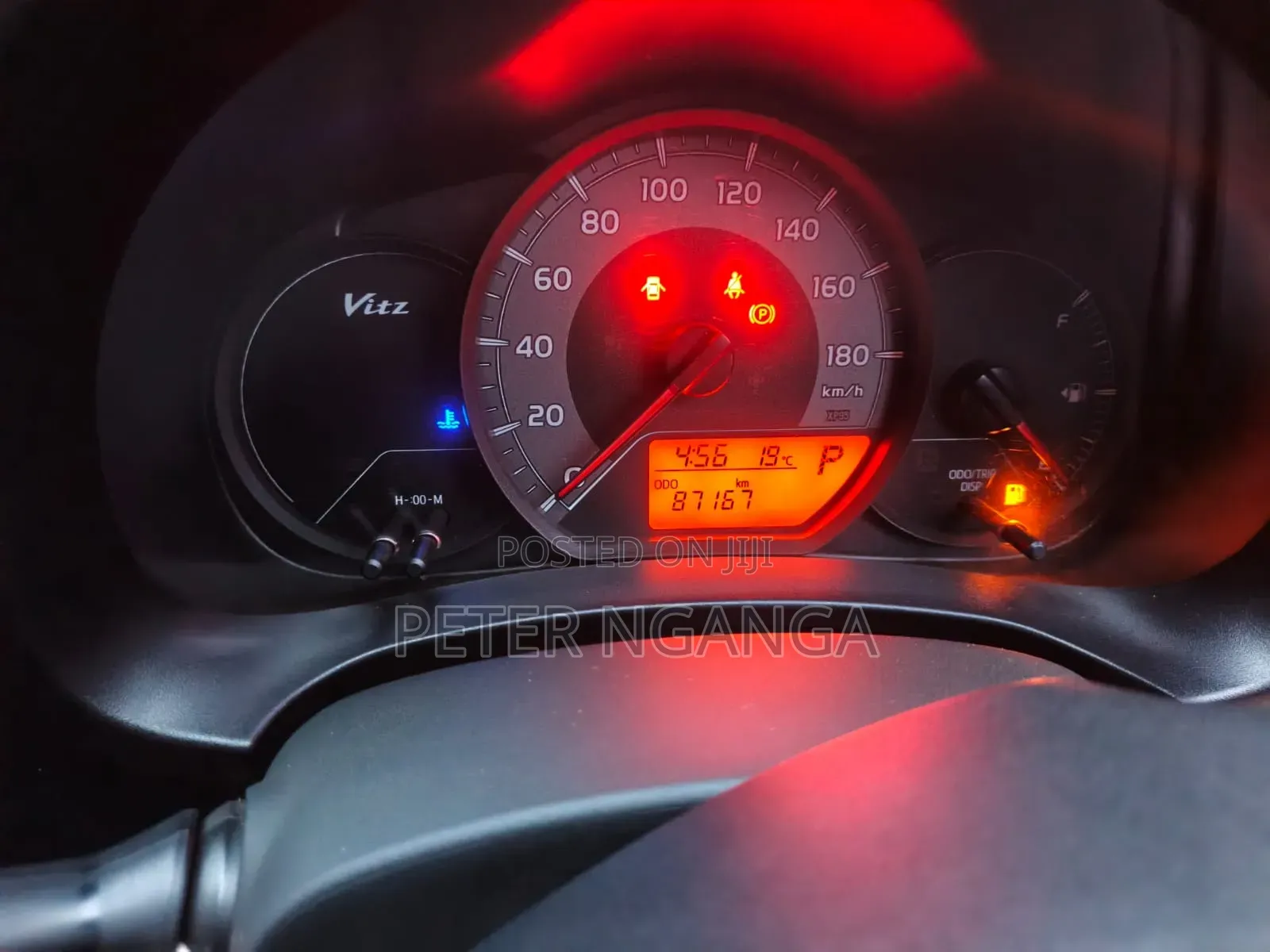 Toyota Vitz 2018 Silver