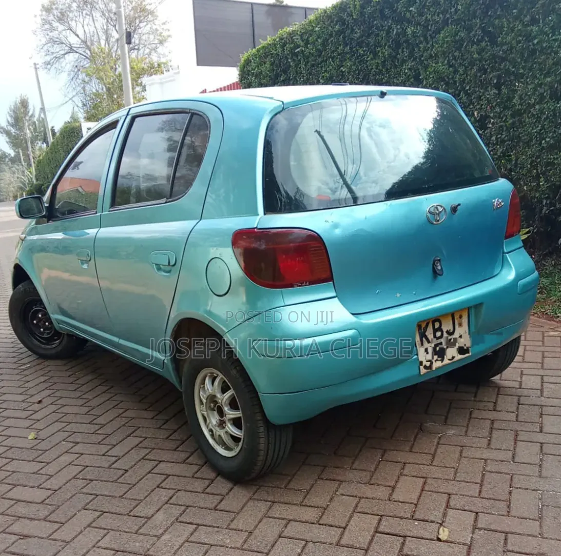 Toyota Vitz 2005 Blue