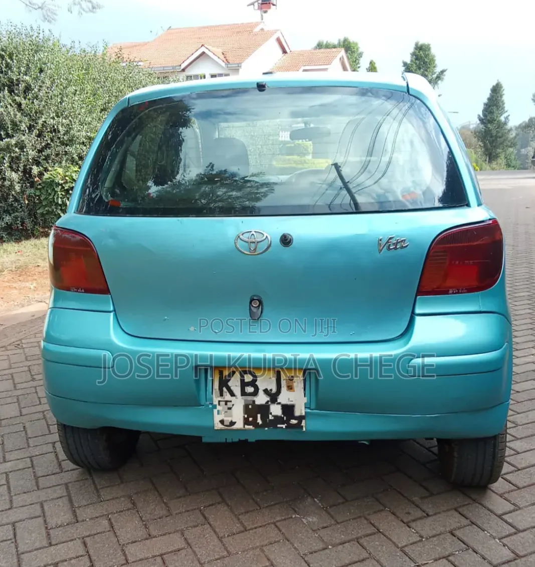 Toyota Vitz 2005 Blue