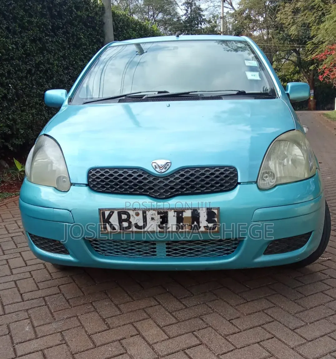 Toyota Vitz 2005 Blue