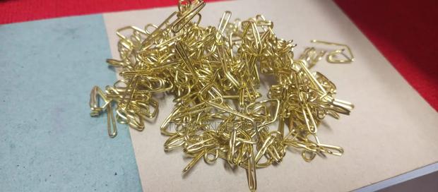 Gold Metallic Curtain Hooks Per Box - thumbnail 2