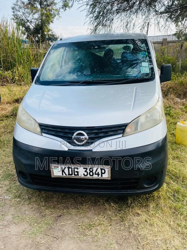 Nissan NV200 2015 Silver - main view