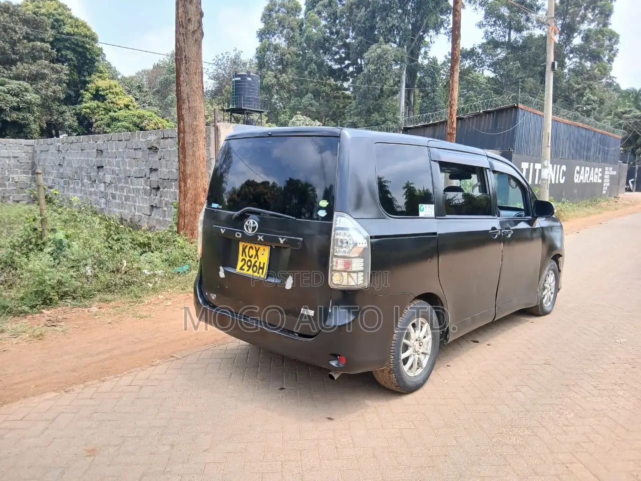 Toyota Voxy 2012 Black