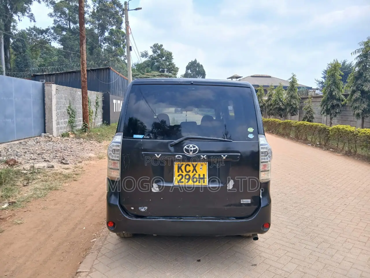 Toyota Voxy 2012 Black